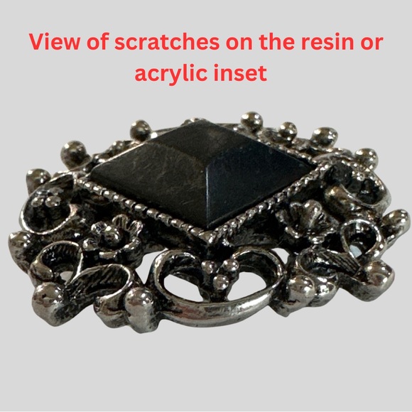 Vintage Unmarked Silver Toned Brooch with Black Inset Resin or Acrylic Stone - Picture 15 of 15